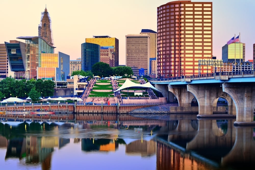 Hartford, Connecticut, USA downtown skyline.