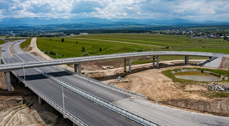 Image of a freeway overpass